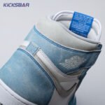 Jordan 1 Retro High OG Hyper Royal 555088 402 Unisex - Image 9