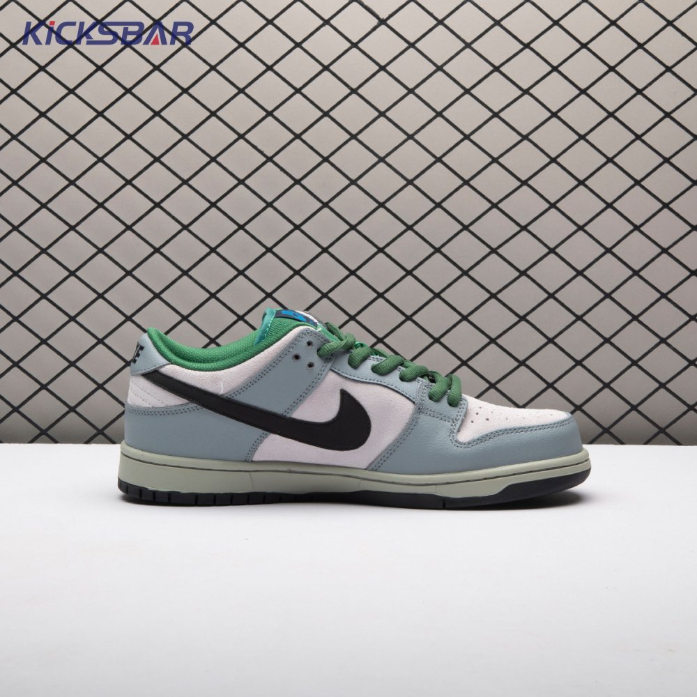 Nike SB Dunk Low Maple Leaf Central Park 313170-021 Unisex - Image 5