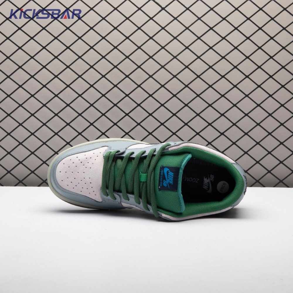 Nike SB Dunk Low Maple Leaf Central Park 313170-021 Unisex - Image 7